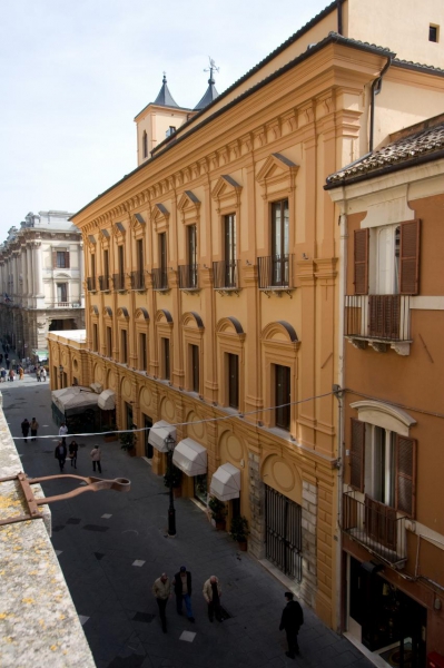 Restauro e di riqualificazione di Palazzo De Mayo