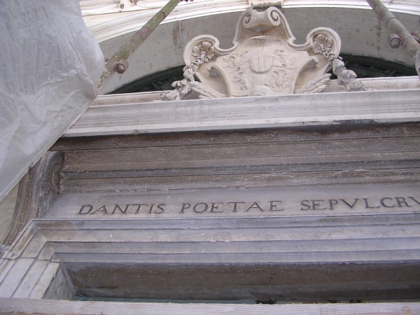 Restauro della Tomba di Dante, del Quadrarco di Braccioforte e del giardino annesso